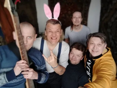 Кумедне спільне фото гурту